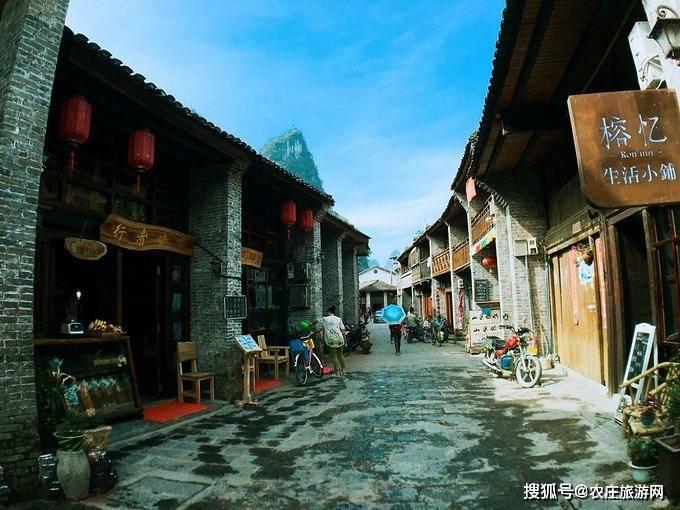 开封铁塔旁有一座丑陋、古怪、屈辱的建筑物,谁知道它的来历